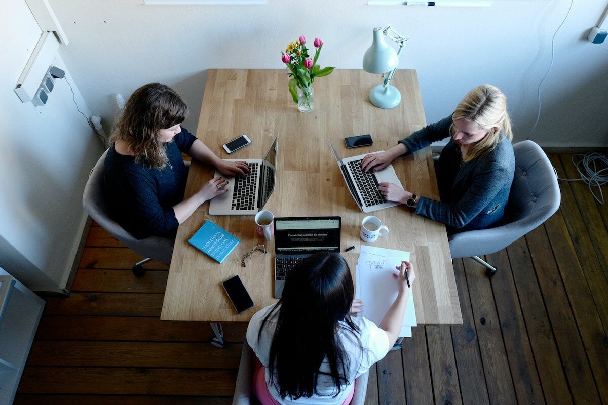 Business advantages of nearshoring